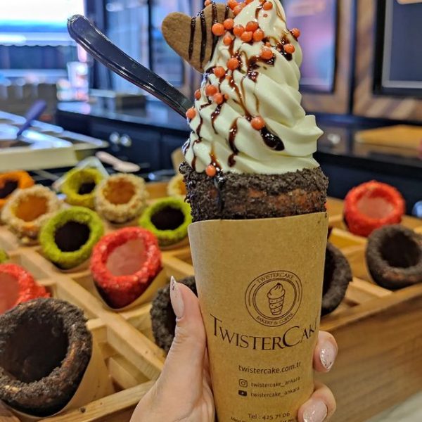 Twister Cake