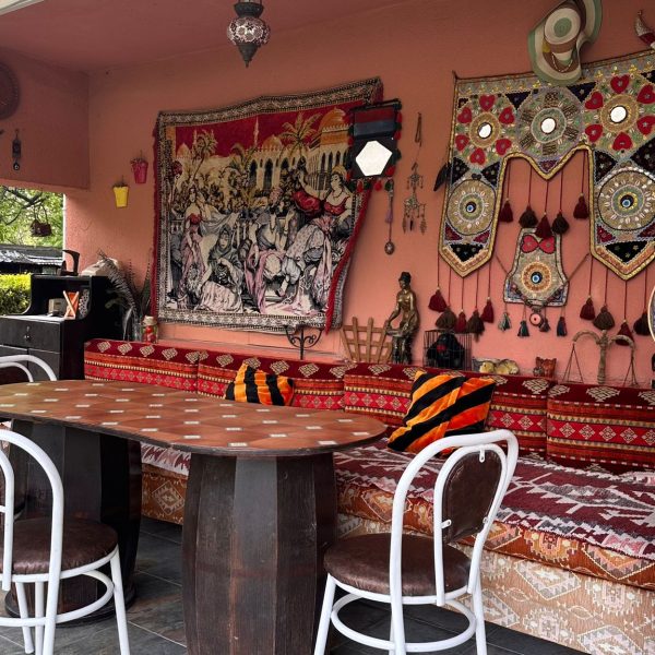Esrarengiz Bahçe