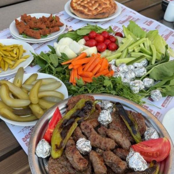 Efsane Köfteci Pideci